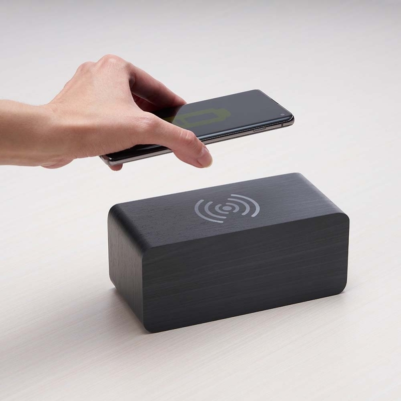 Relógio de Mesa Digital com Carregador por Indução Personalizado - segunda imagem